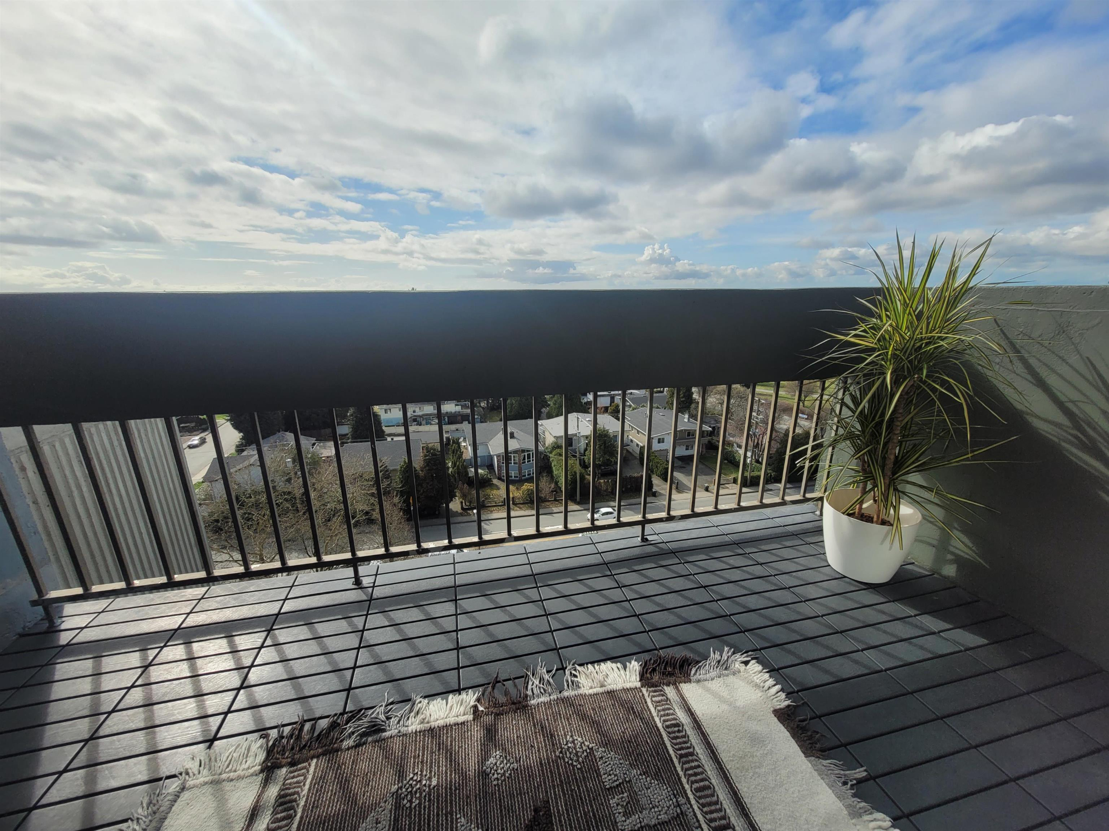 Just Sold: Stunning Renovated Condo with Panoramic Views in Metrotown