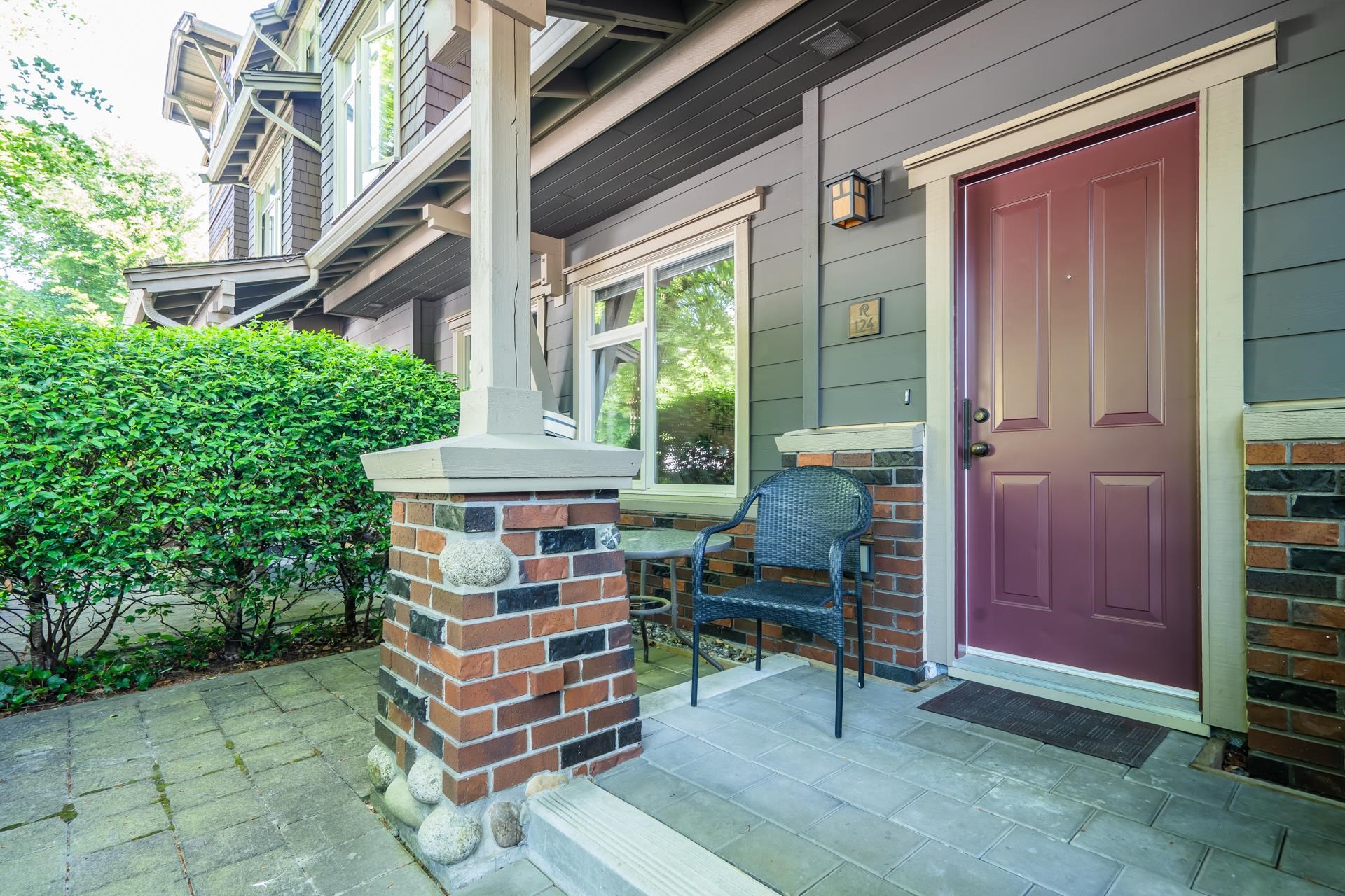 Just Sold: Charming Townhouse in New Westminster’s Queen’s Park Neighborhood
